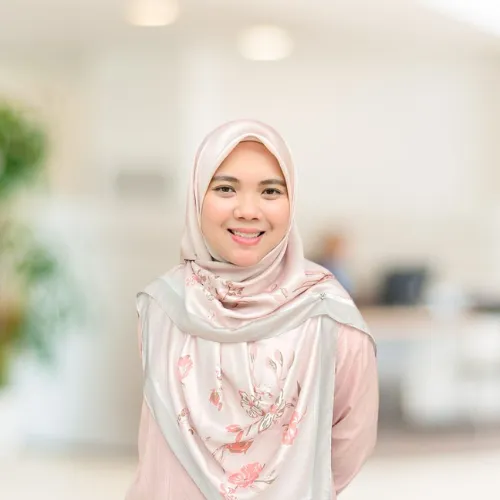 Kaunselor Sarah Zainal